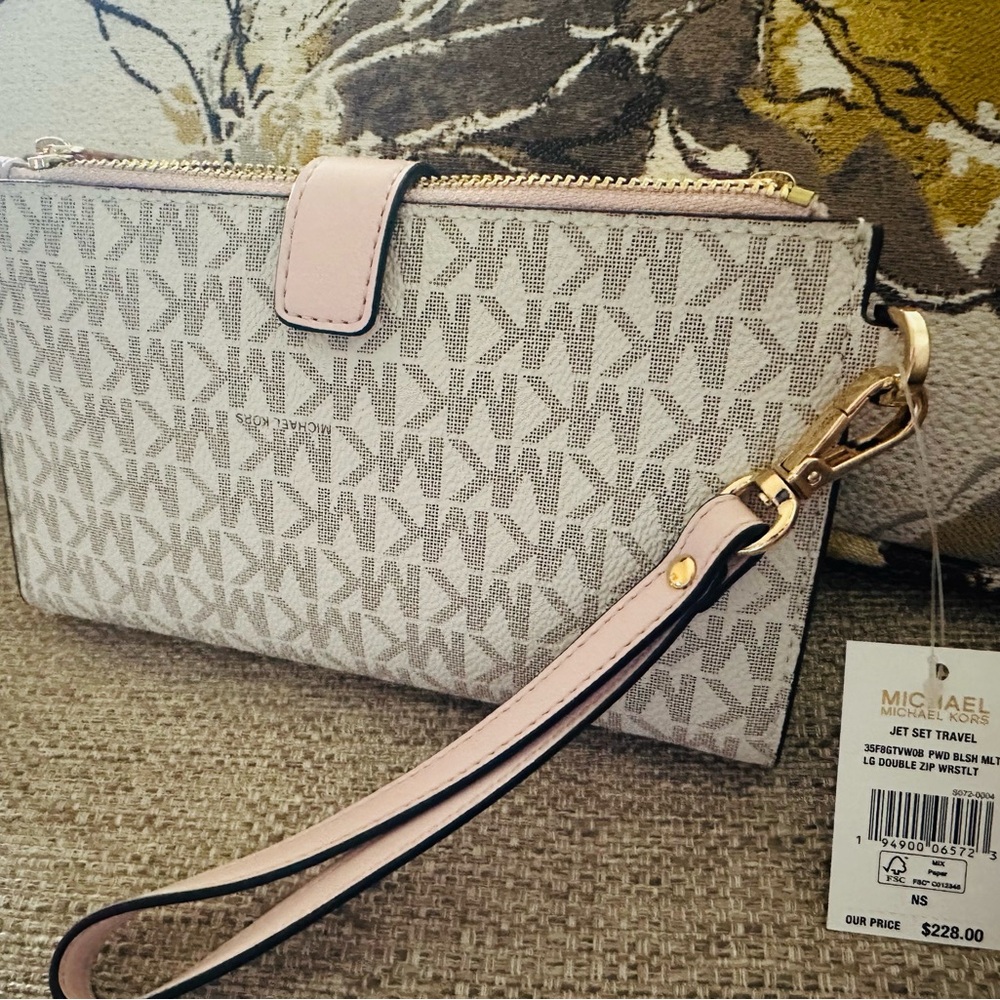 Michael Kors Wristlet. Large Jet Set Blush Multi Huge organization - Picture 14 of 15